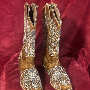 Brown Embroidered Women's Boots